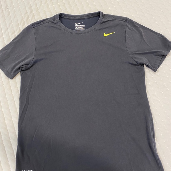 3 Nike T Shirts - Picture 2 of 6